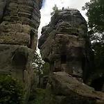 Nyaraló House In The Rocks *