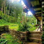 House In The Rocks *