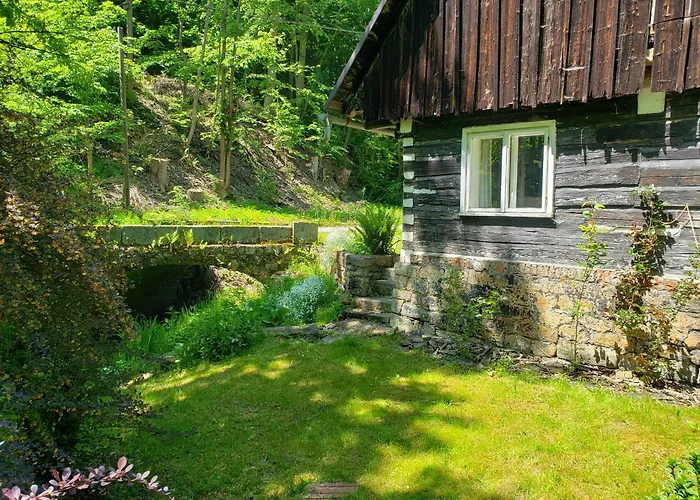 House In The Rocks 펜션 Ceska Metuje