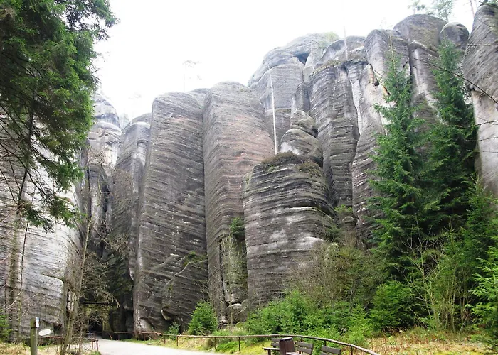 House In The Rocks Ceska Metuje